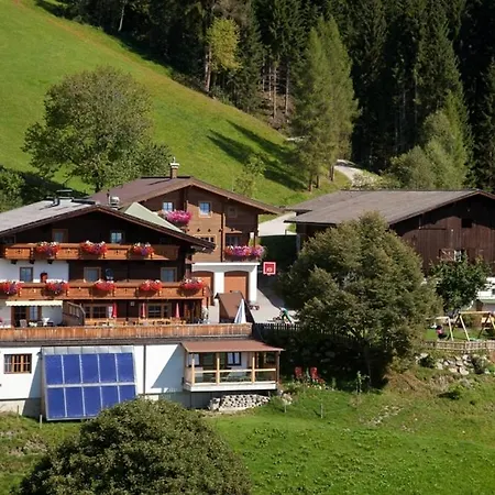 ホテル Berggasthof-ferienbauernhof Habersatt 4*
