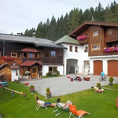 ホテル Berggasthof-ferienbauernhof Habersatt 4*